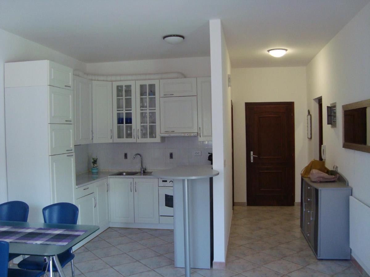 Apartman Carmen 克尔维尼维赫 外观 照片