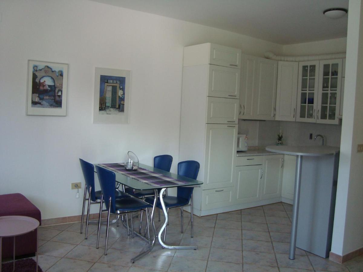 Apartman Carmen 克尔维尼维赫 外观 照片